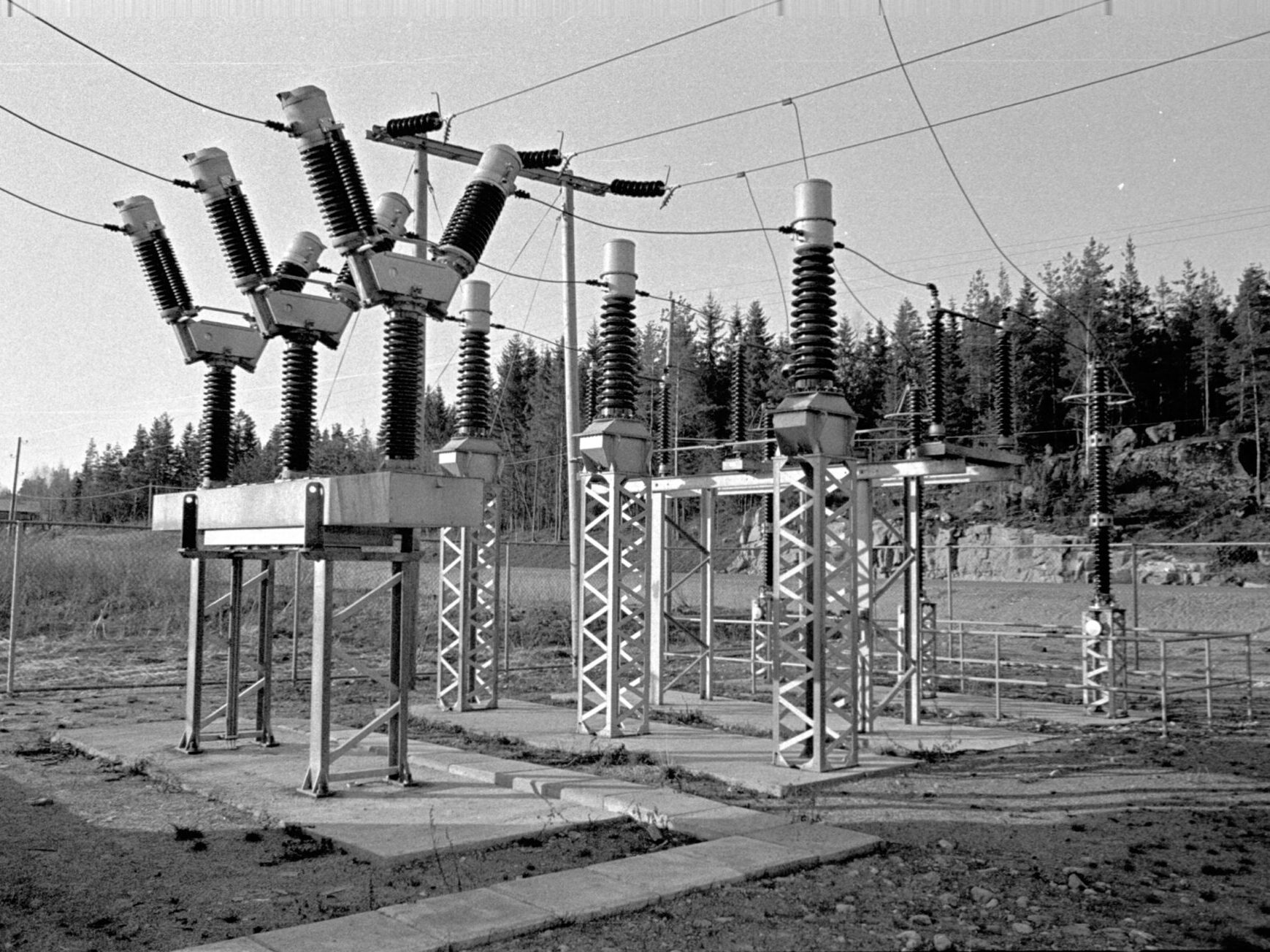 Kuva Vatajankosken sähköasemalta 1970-luvulta.