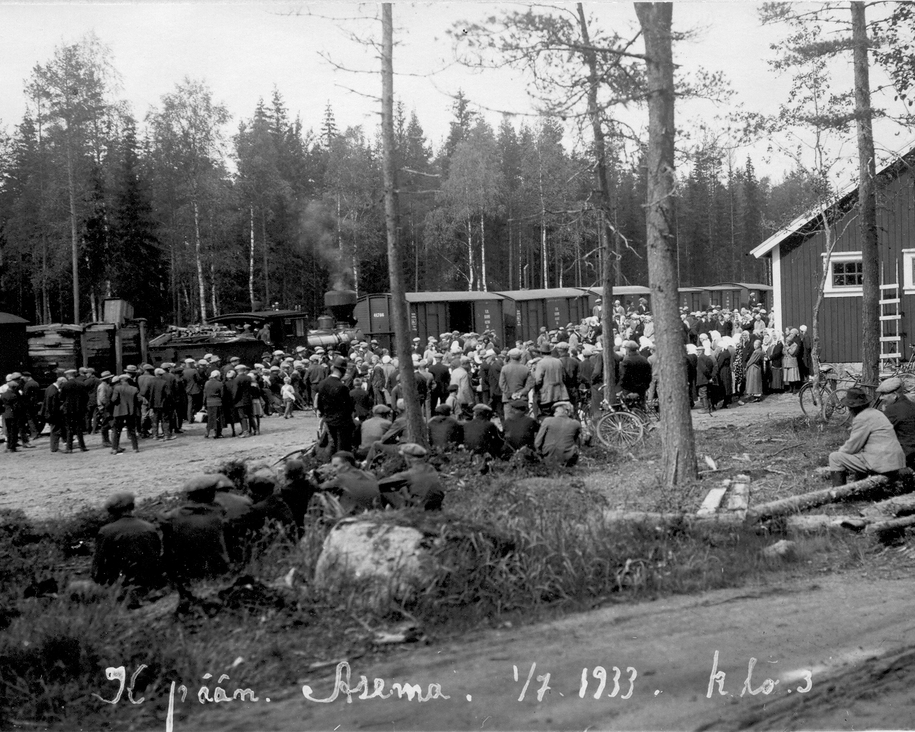 Kuvassa Porin–Haapamäen radan valmistuminen Kankaanpään asemalle asti vuonna 1933.