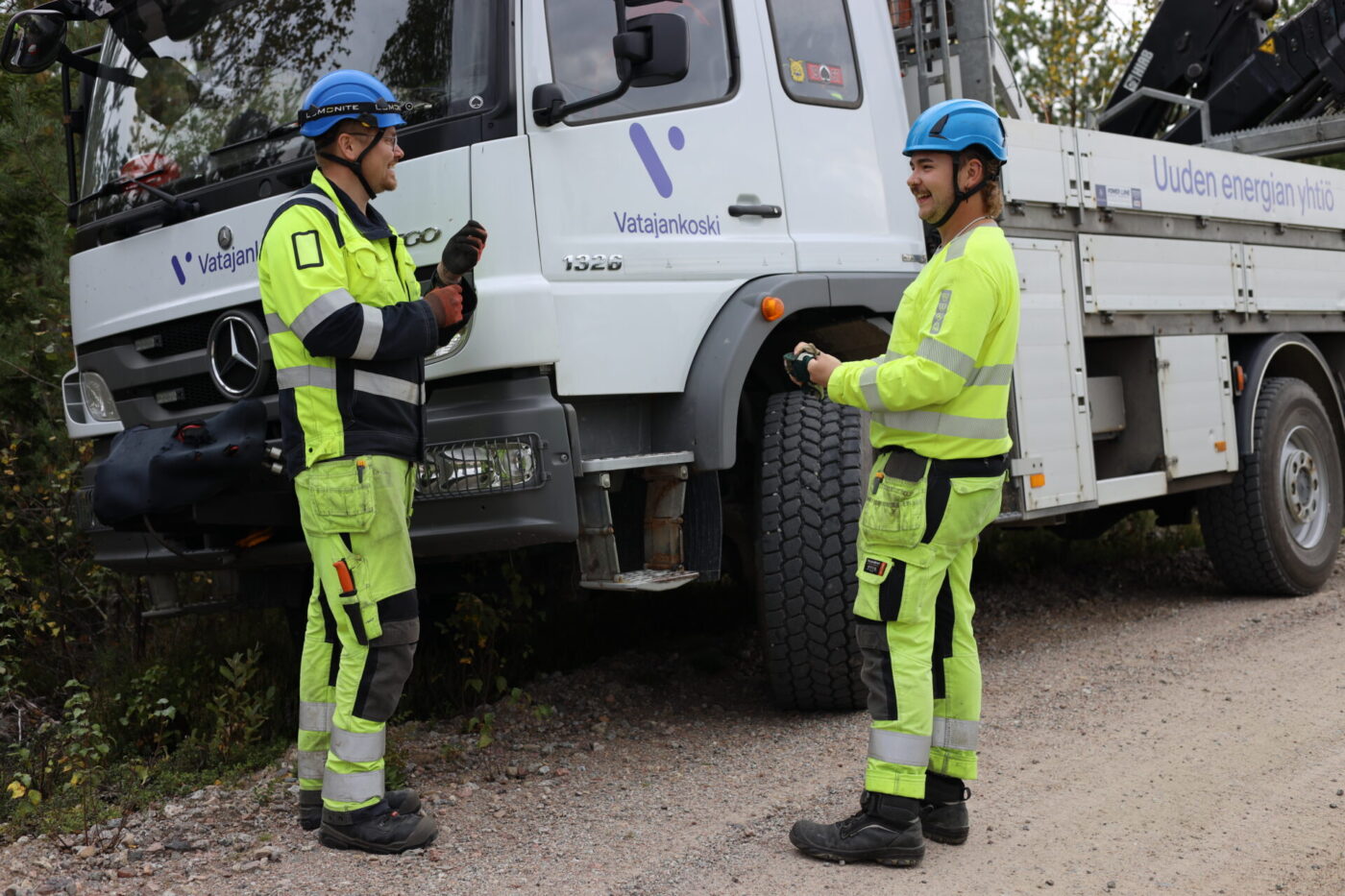 Kaksi verkostoasentajaa pitämässä taukoa.