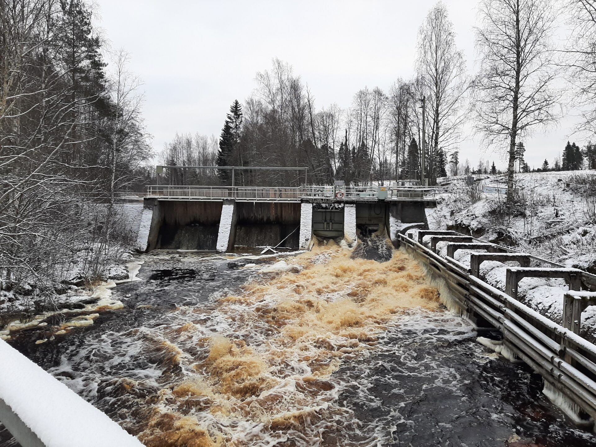 Vatajankosken ja Jyllinkosken vesivoimaloiden purkaminen sai vesiluvat