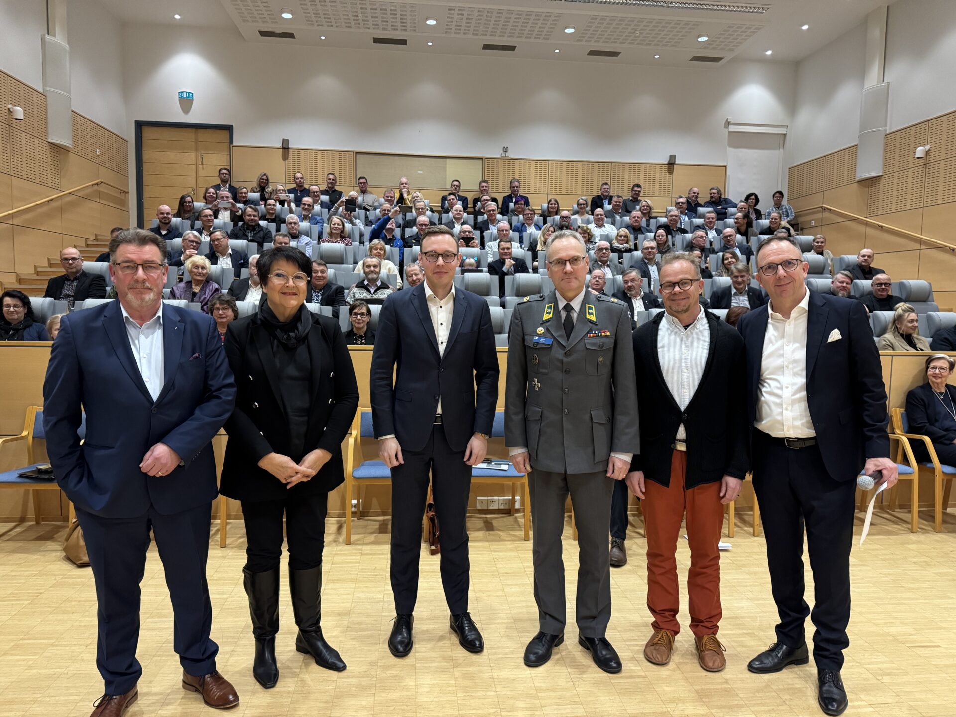 Kankaanpääsalissa katseet olivat eilen eteenpäin